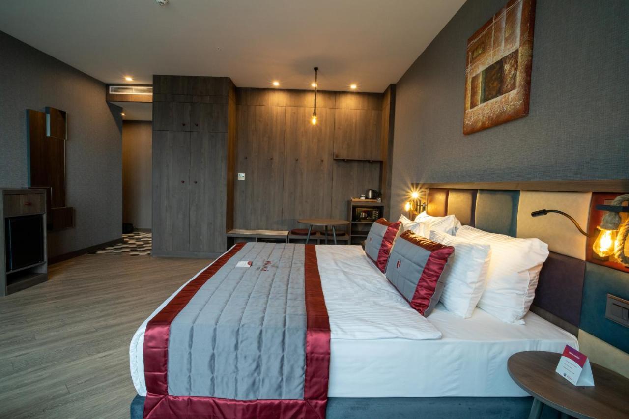 Ramada Encore By Wyndham Istanbul Avcilar Istambul Exterior foto